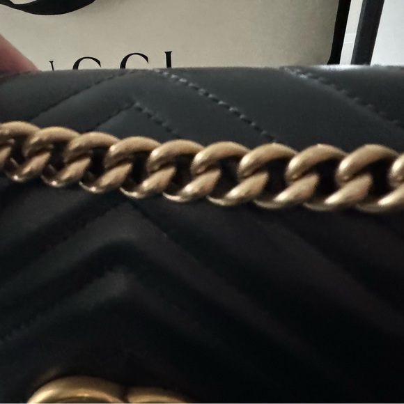 GUCCI MARMONT MEDIUM SHOULDER BAG - Picture 10 of 10